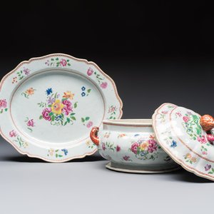 A Chinese famille rose covered tureen and stand with floral design, Qianlong — photo 2