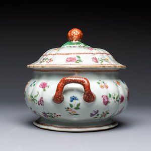A Chinese famille rose covered tureen and stand with floral design, Qianlong — photo 9