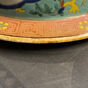 A Chinese famille rose covered vase and a vase with birds and peaches, 19/20th C. — photo 14