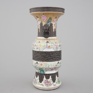 A Chinese famille rose crackle glaze Nanking vase, 19th C. — photo 4