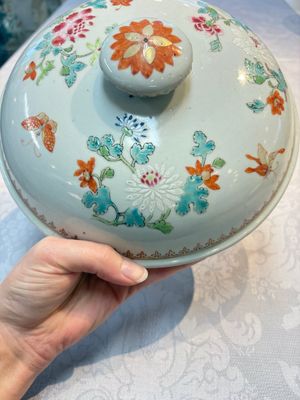 A Chinese famille rose ‘Crane in a Garden’ tureen and cover, Qianlong — photo 11