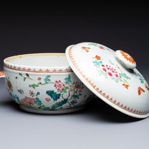 A Chinese famille rose ‘Crane in a Garden’ tureen and cover, Qianlong — photo 2