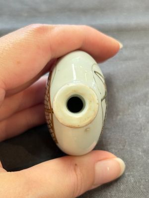 A Chinese famille rose 'cricket' snuff bottle, Daoguang mark and of the period — 照片 5