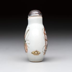 A Chinese famille rose 'cricket' snuff bottle, Daoguang mark and of the period — 照片 3