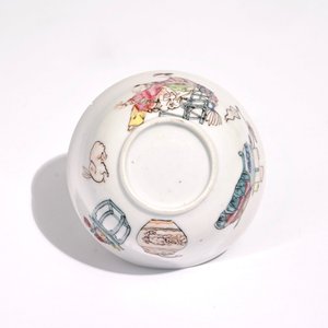 A Chinese famille rose cup and saucer with a lady and a boy, Yongzheng — 照片 9