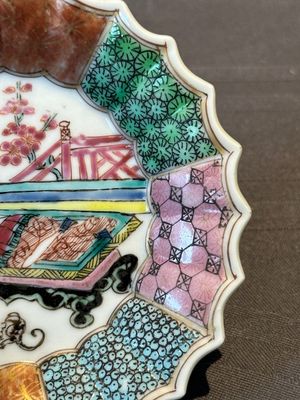 A Chinese famille rose cup and saucer with a reclined lady, Qianlong — foto 4