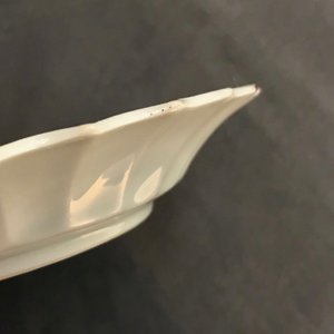 A Chinese famille rose cup and saucer with fishermen, Yongzheng — photo 12