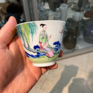 A Chinese famille rose cup and saucer with ladies and a boy playing with a rabbit, Yongzheng — 照片 17