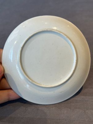 A Chinese famille rose cup and saucer with music making ladies, Yongzheng/Qianlong — photo 11
