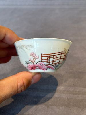 A Chinese famille rose cup and saucer with music making ladies, Yongzheng/Qianlong — photo 4