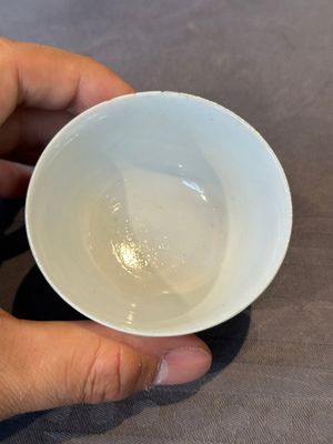 A Chinese famille rose cup and saucer with music making ladies, Yongzheng/Qianlong — photo 6