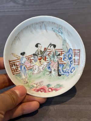 A Chinese famille rose cup and saucer with music making ladies, Yongzheng/Qianlong — photo 8