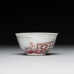A Chinese famille rose cup and saucer with music making ladies, Yongzheng/Qianlong — photo 6
