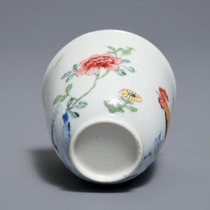 A Chinese famille rose cup and saucer with roosters, Yongzheng — 照片 9