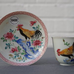 A Chinese famille rose cup and saucer with roosters, Yongzheng — 照片 10