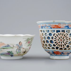A Chinese famille rose cup, Yongzheng and an Imari-style double walled cup, Kangxi — 照片 3