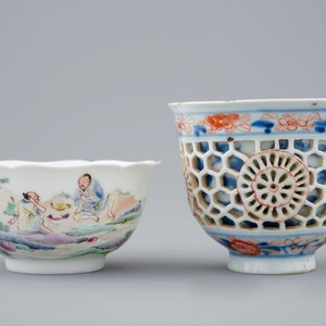 A Chinese famille rose cup, Yongzheng and an Imari-style double walled cup, Kangxi — 照片 4