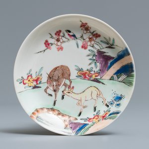 A Chinese famille rose 'deer' cup and saucer, Yongzheng — 照片 2