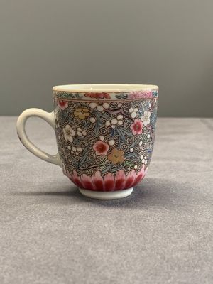 A Chinese famille rose dish, a teapot, a milk jug and a cup, Yongzheng/Qianlong — photo 17
