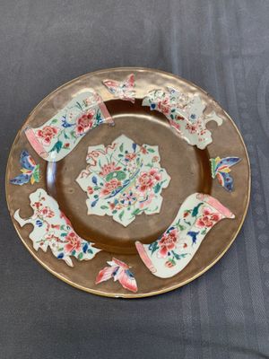 A Chinese famille rose dish, a teapot, a milk jug and a cup, Yongzheng/Qianlong — photo 2