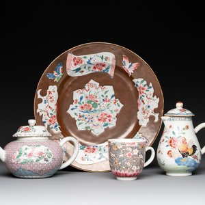A Chinese famille rose dish, a teapot, a milk jug and a cup, Yongzheng/Qianlong — photo 1