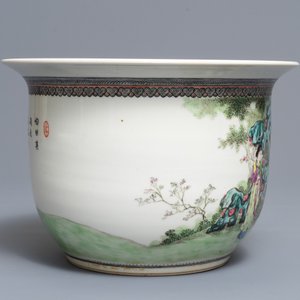 A Chinese famille rose dish and a jardinière on stand, Republic, 20th C. — 照片 5
