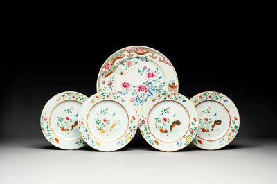 A Chinese famille rose dish and four plates with floral design, Qianlong