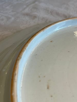 A Chinese famille rose dish and three plates, Qianlong — foto 7