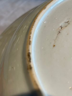A Chinese famille rose dish, two plates and a Dutch-decorated plate, Qianlong — 照片 8