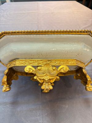 A Chinese famille rose dish with a crane among flowering branches with bronze mount, Qianlong — foto 7
