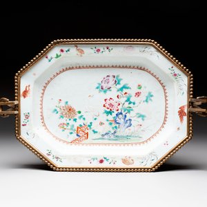A Chinese famille rose dish with a crane among flowering branches with bronze mount, Qianlong — foto 1