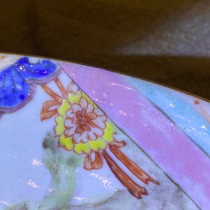 A Chinese famille rose dish with a dancer at court, Yongzheng — photo 7