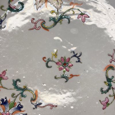 A Chinese famille rose dish with a floral design — foto 5