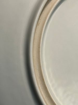 A Chinese famille rose dish with figural design and a 'rice production' vase, Qianlong mark, 20th C. — 照片 9