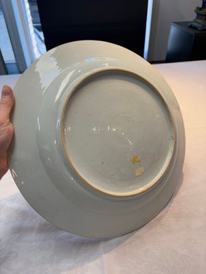 A Chinese famille rose dish with floral design, Qianlong — foto 13