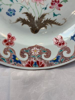 A Chinese famille rose dish with floral design, Qianlong — foto 8