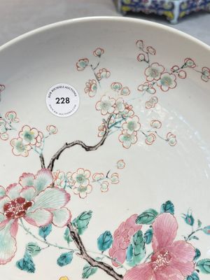 A Chinese famille rose dish with floral design, Yongzheng — photo 4
