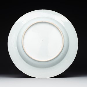 A Chinese famille rose dish with the arms of Bistrate and Prolli for the Belgian market, Qianlong — photo 2