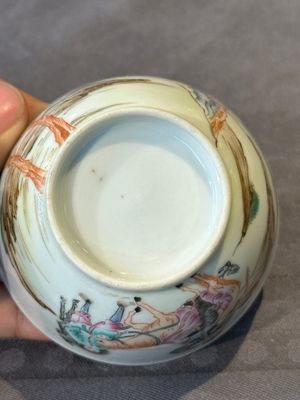 A Chinese famille rose 'Don Quixote' cup and saucer, 18/19th C. — photo 15