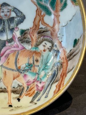 A Chinese famille rose 'Don Quixote' cup and saucer, 18/19th C. — photo 4