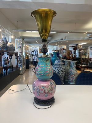 A Chinese famille rose double gourd 'Eight Immortals' vase mounted as a lamp, 19th C. — photo 4