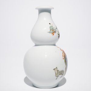 A Chinese famille rose double gourd vase, Hongxian mark, 20th C. — photo 4