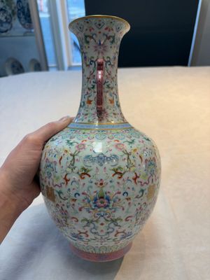 A Chinese famille rose 'double happiness' vase with 'chilong' handles, Daoguang mark, 20th C. — foto 4