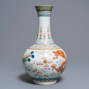 A Chinese famille rose 'dragon and phoenix' bottle vase, Guangxu mark and of the period — 照片 2