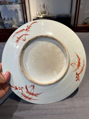 A Chinese famille rose 'dragon and phoenix' dish for the Straits or Peranakan market, 19th C. — foto 7