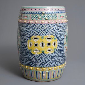 A Chinese famille rose 'dragon and phoenix' garden seat, 19th C. — 照片 2