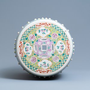A Chinese famille rose 'dragon and phoenix' garden seat, 19th C. — 照片 6