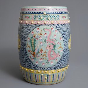 A Chinese famille rose 'dragon and phoenix' garden seat, 19th C. — 照片 1