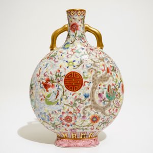 A Chinese famille rose "dragon" moonflask, 20th C. — 照片 3