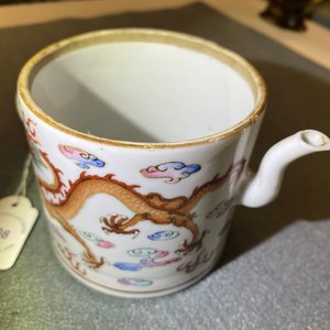 A Chinese famille rose dragon teapot and cover, 19th C. — 照片 11